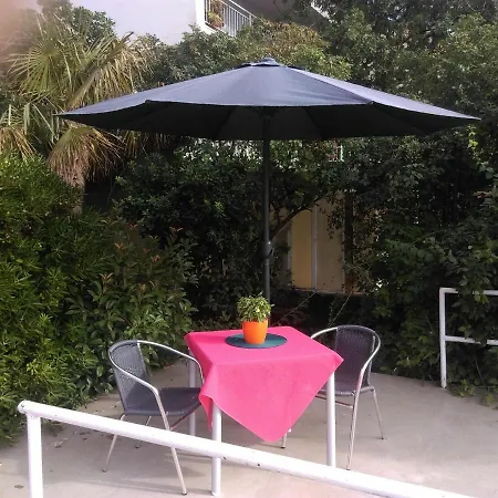 Deniz Apartament *